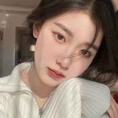 前程似锦的年轻女人